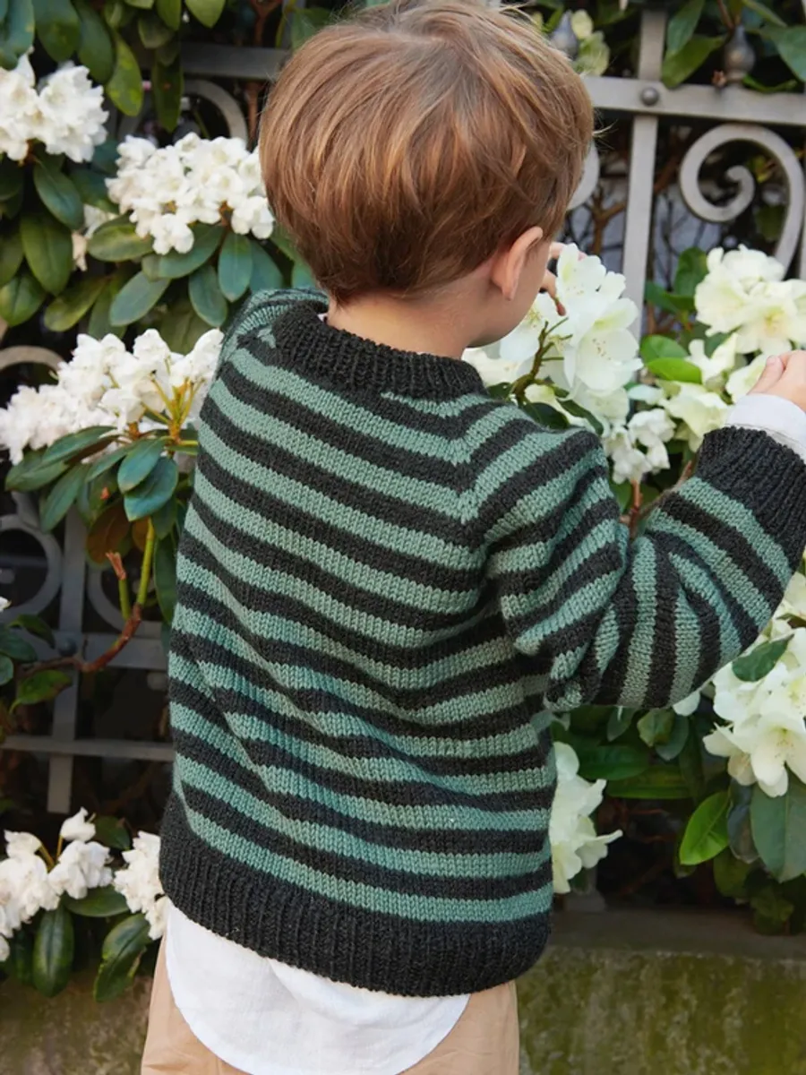 Enkeltoppskrift / 2408 Mykt til barn / Nr. 3a  South Sweater Jun